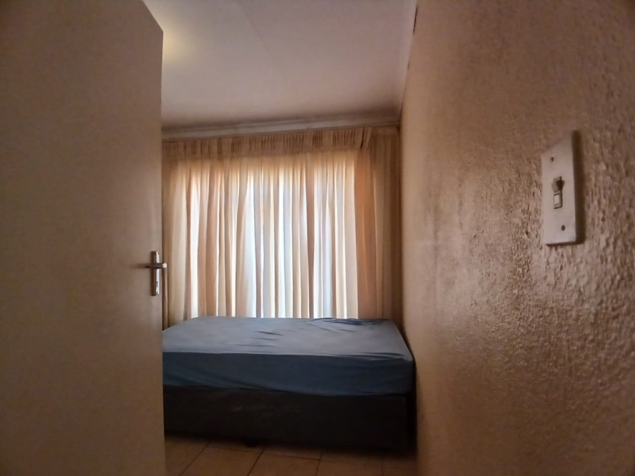 3 Bedroom Property for Sale in Mohlakeng Gauteng