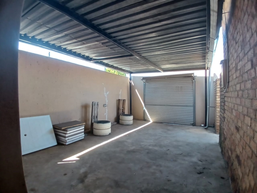 3 Bedroom Property for Sale in Mohlakeng Gauteng