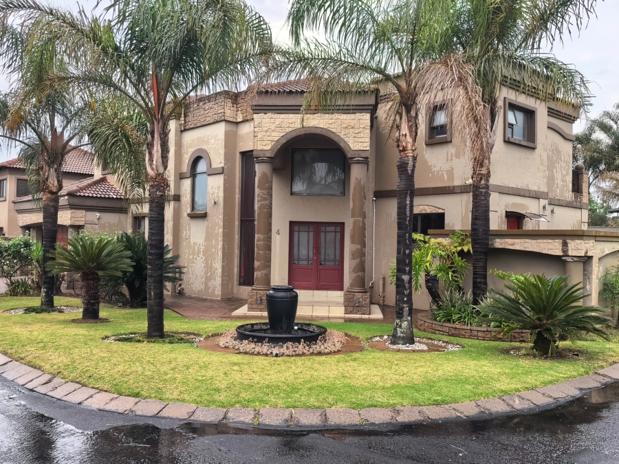 4 Bedroom Property for Sale in Sonneveld Gauteng