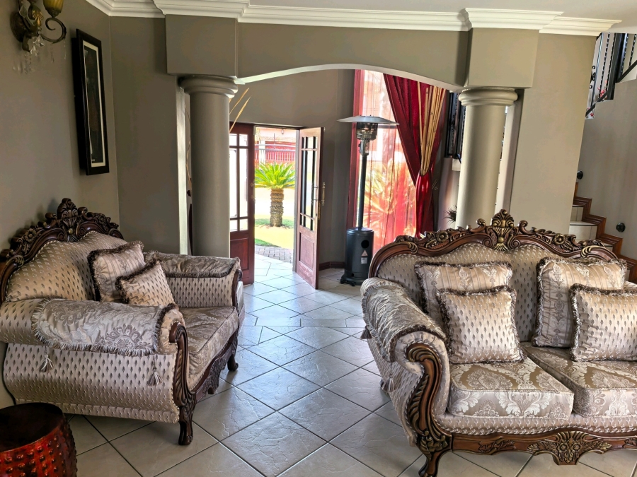 4 Bedroom Property for Sale in Sonneveld Gauteng
