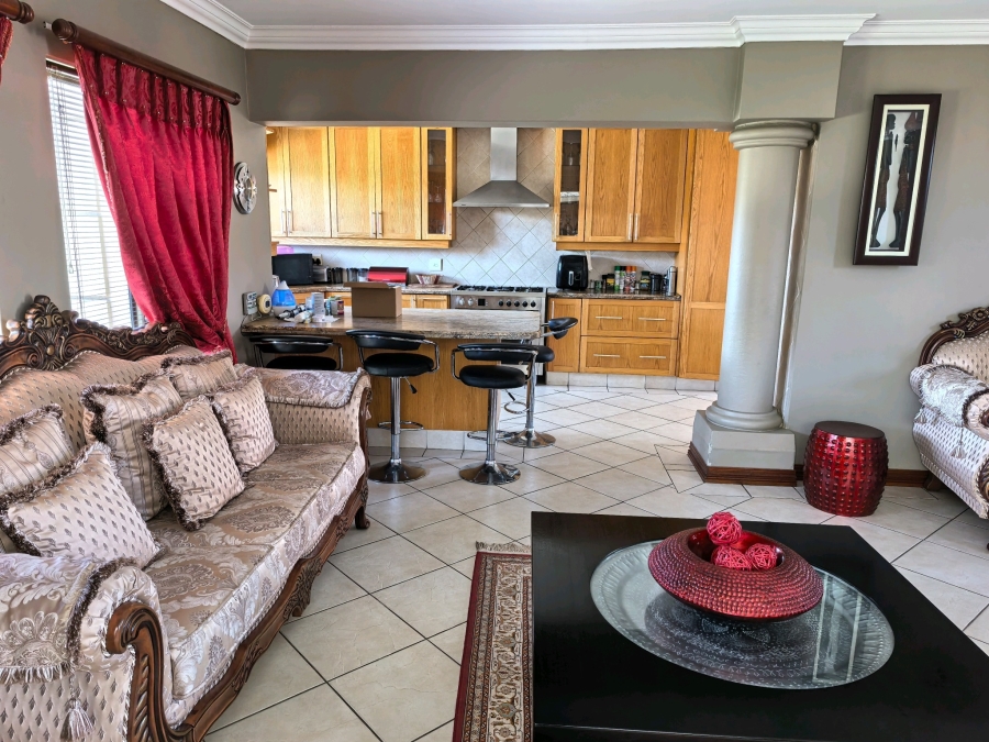 4 Bedroom Property for Sale in Sonneveld Gauteng