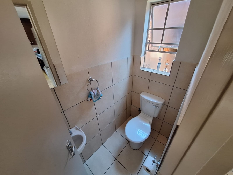 To Let 3 Bedroom Property for Rent in Annlin Gauteng