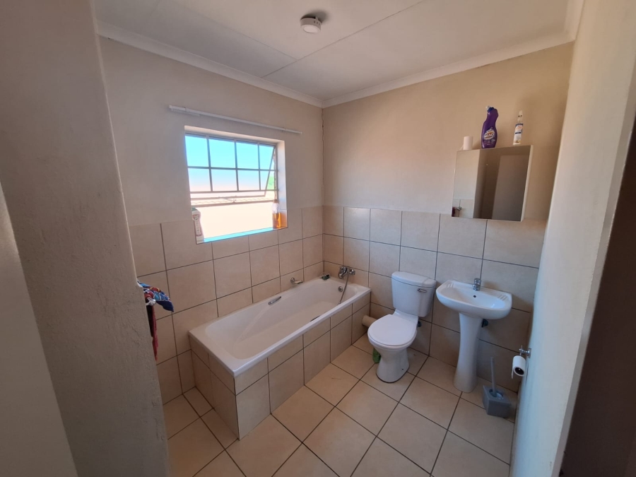 To Let 3 Bedroom Property for Rent in Annlin Gauteng