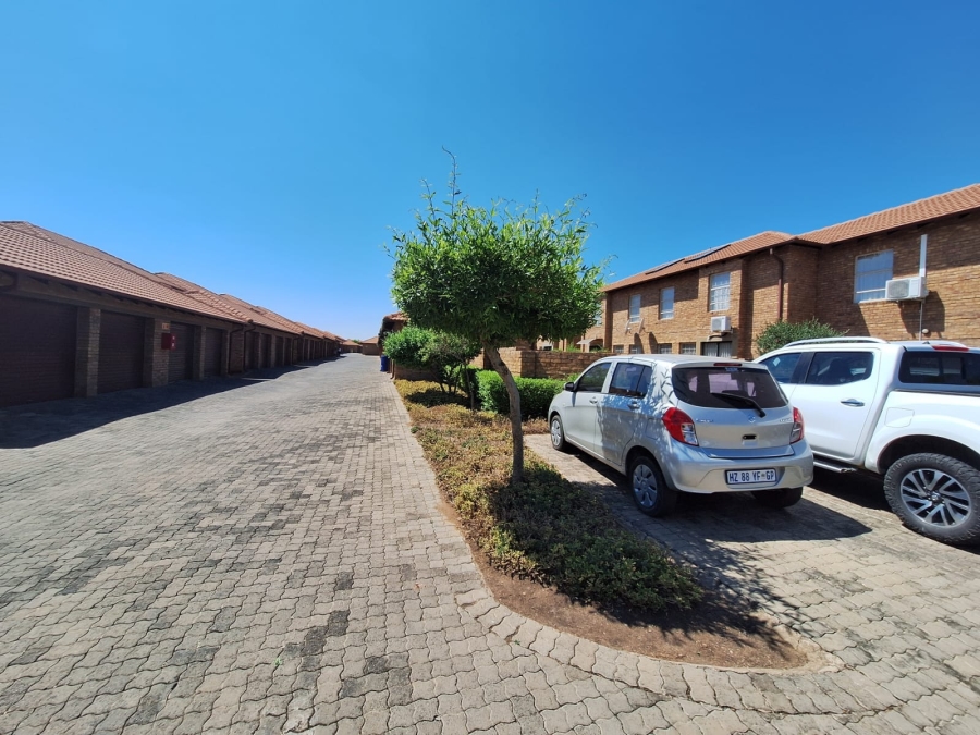 To Let 3 Bedroom Property for Rent in Annlin Gauteng