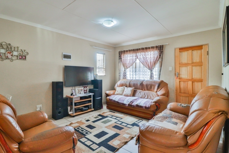 To Let 2 Bedroom Property for Rent in Leopard