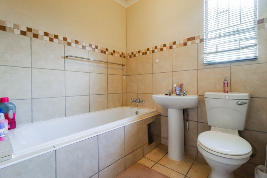 To Let 2 Bedroom Property for Rent in Leopard