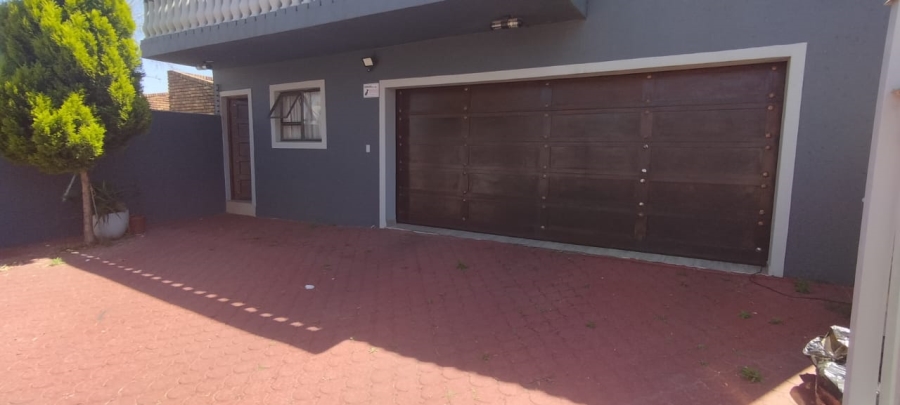 4 Bedroom Property for Sale in Greenhills Gauteng