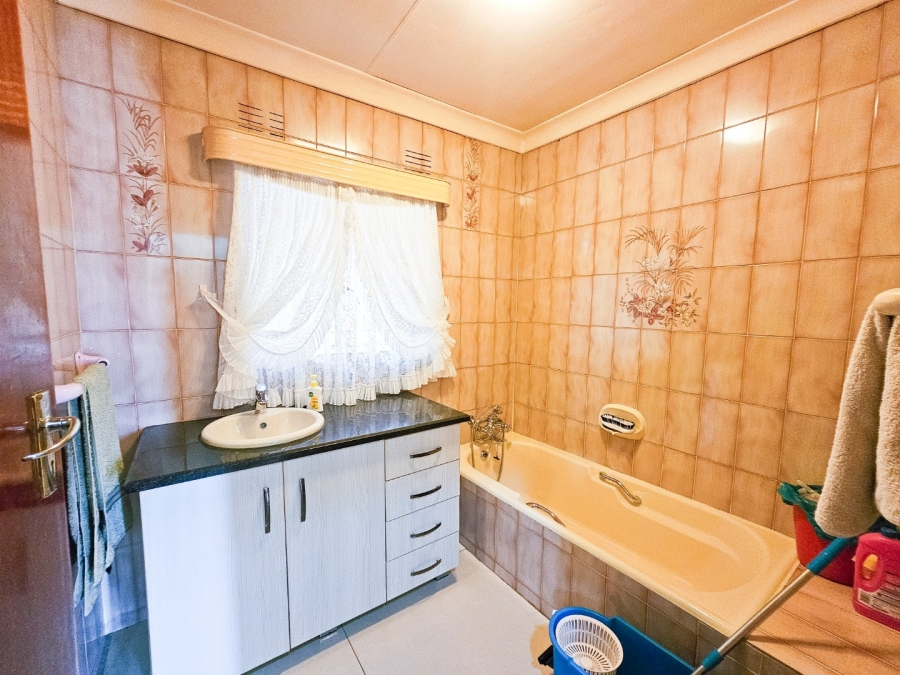 4 Bedroom Property for Sale in Culemborg Park Gauteng