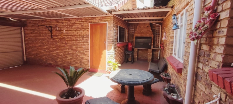3 Bedroom Property for Sale in Homelake Gauteng