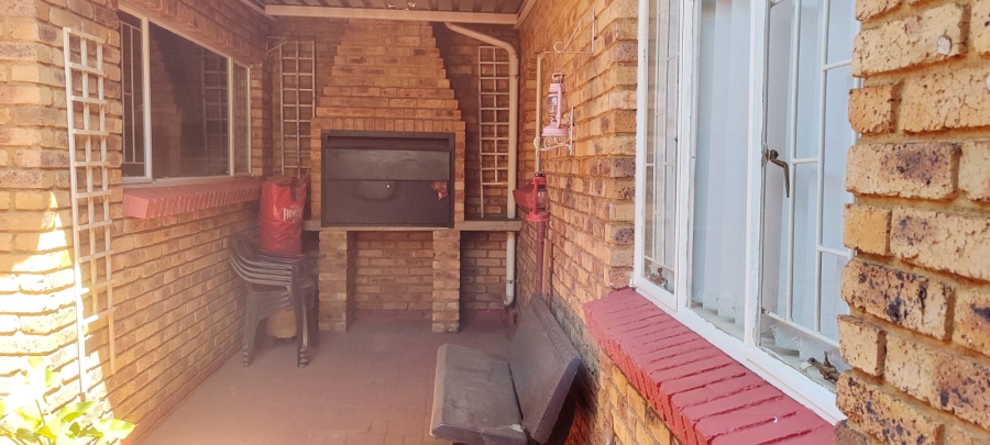 3 Bedroom Property for Sale in Homelake Gauteng