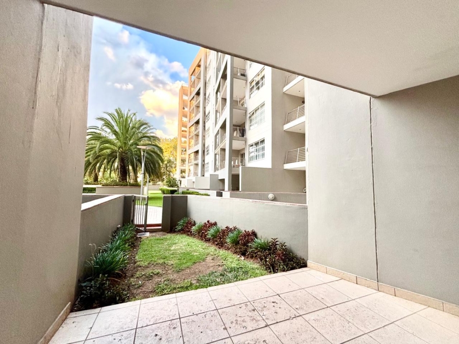 To Let 1 Bedroom Property for Rent in Sandown Gauteng