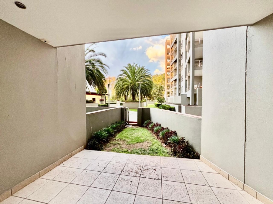 To Let 1 Bedroom Property for Rent in Sandown Gauteng