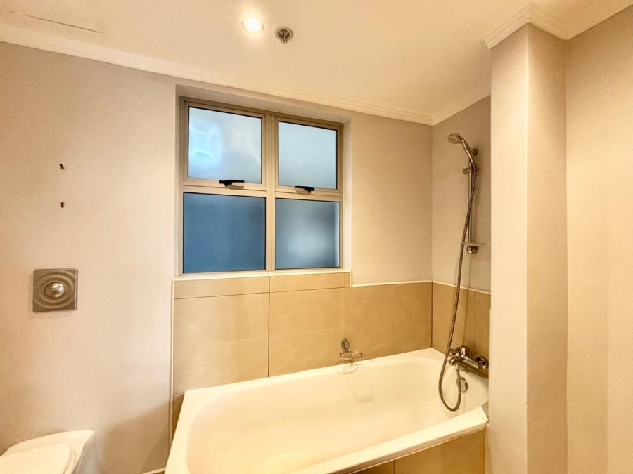 To Let 1 Bedroom Property for Rent in Sandown Gauteng