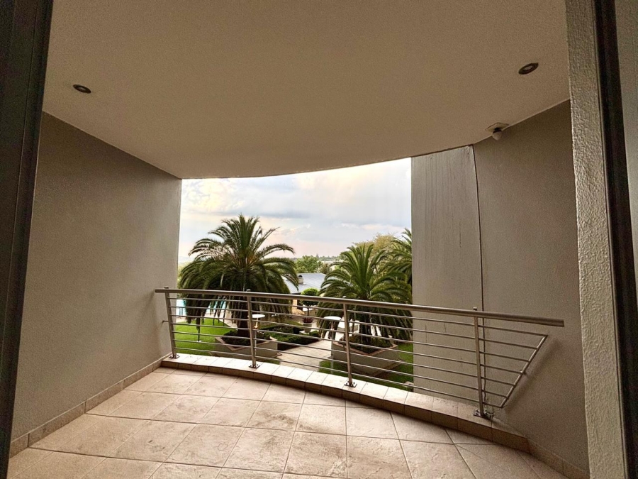 To Let 1 Bedroom Property for Rent in Sandown Gauteng