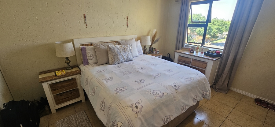 2 Bedroom Property for Sale in New Redruth Gauteng