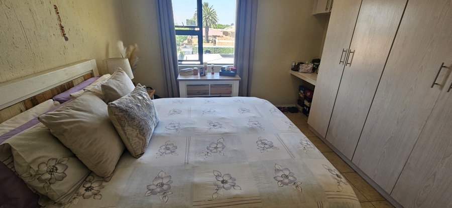 2 Bedroom Property for Sale in New Redruth Gauteng