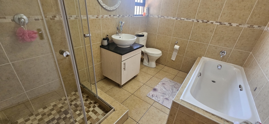 2 Bedroom Property for Sale in New Redruth Gauteng