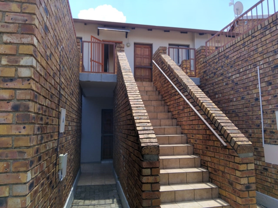 2 Bedroom Property for Sale in Wilgeheuwel Gauteng