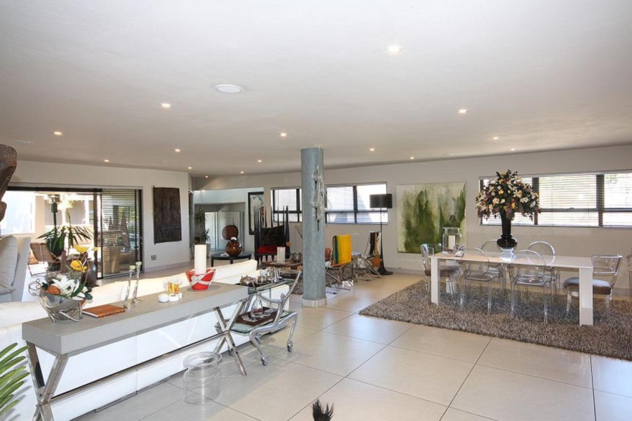 To Let 4 Bedroom Property for Rent in Sandown Gauteng