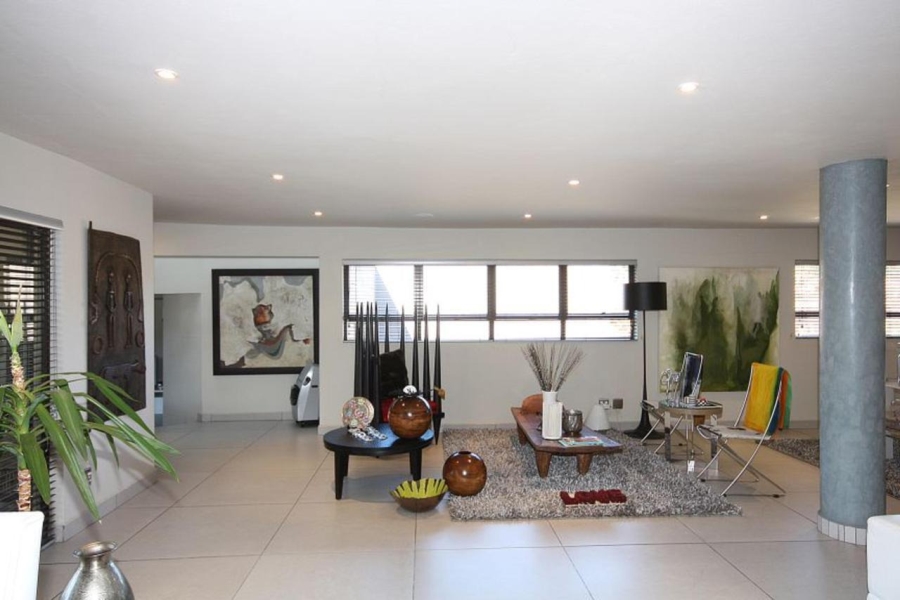 To Let 4 Bedroom Property for Rent in Sandown Gauteng