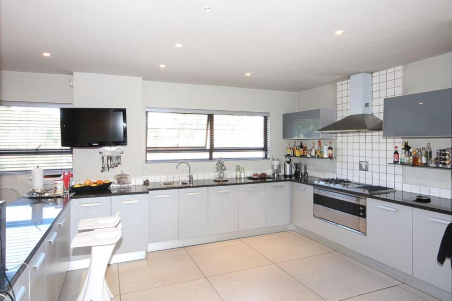 To Let 4 Bedroom Property for Rent in Sandown Gauteng