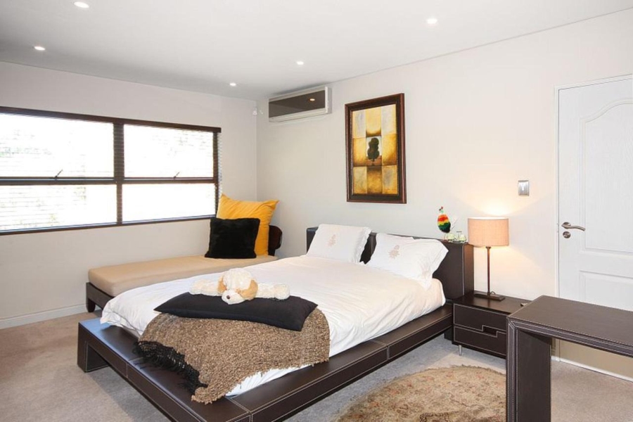 To Let 4 Bedroom Property for Rent in Sandown Gauteng