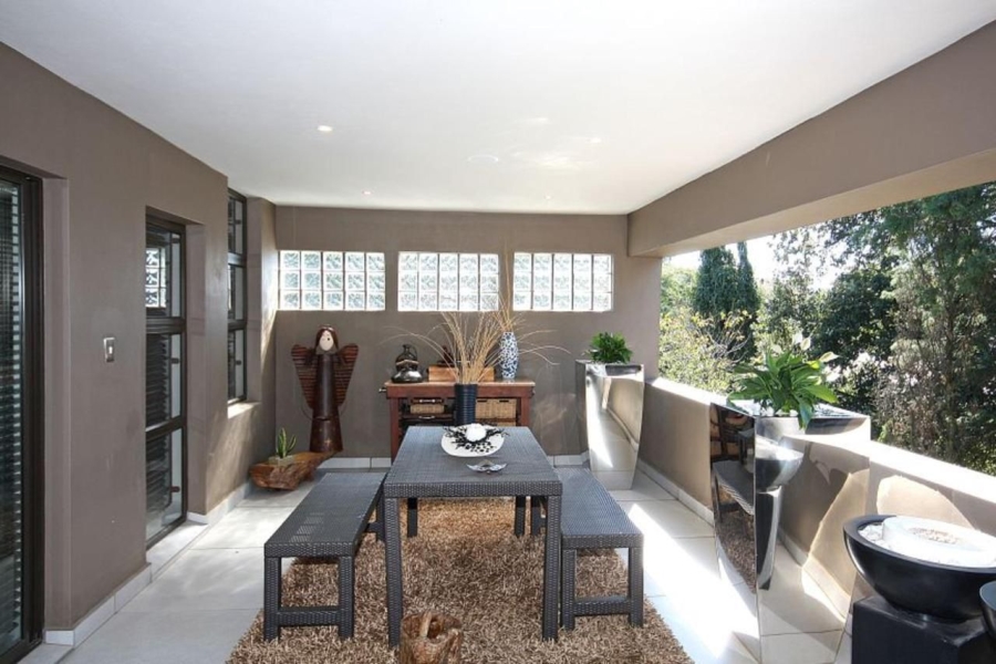 To Let 4 Bedroom Property for Rent in Sandown Gauteng