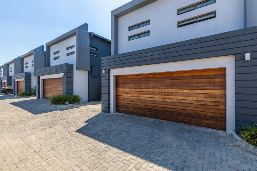 3 Bedroom Property for Sale in Bryanston Gauteng