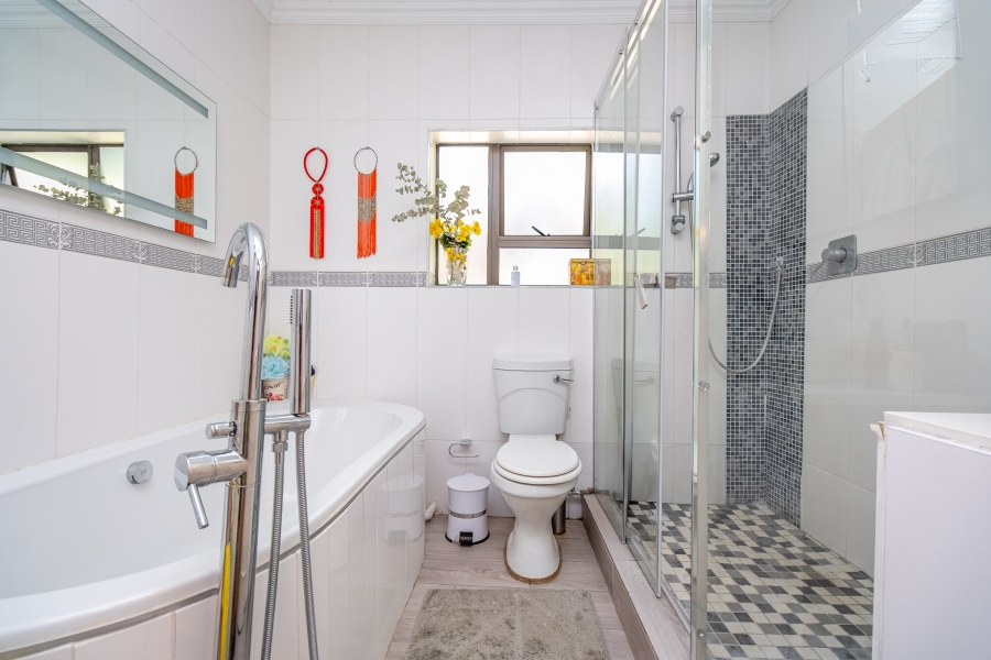 5 Bedroom Property for Sale in Farmall A H Gauteng