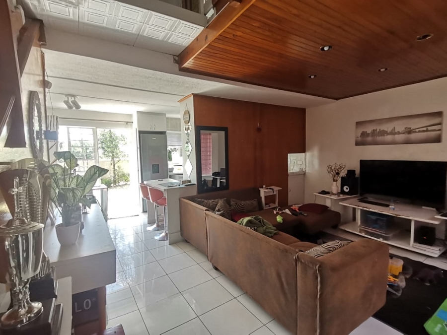 1 Bedroom Property for Sale in Ormonde Gauteng