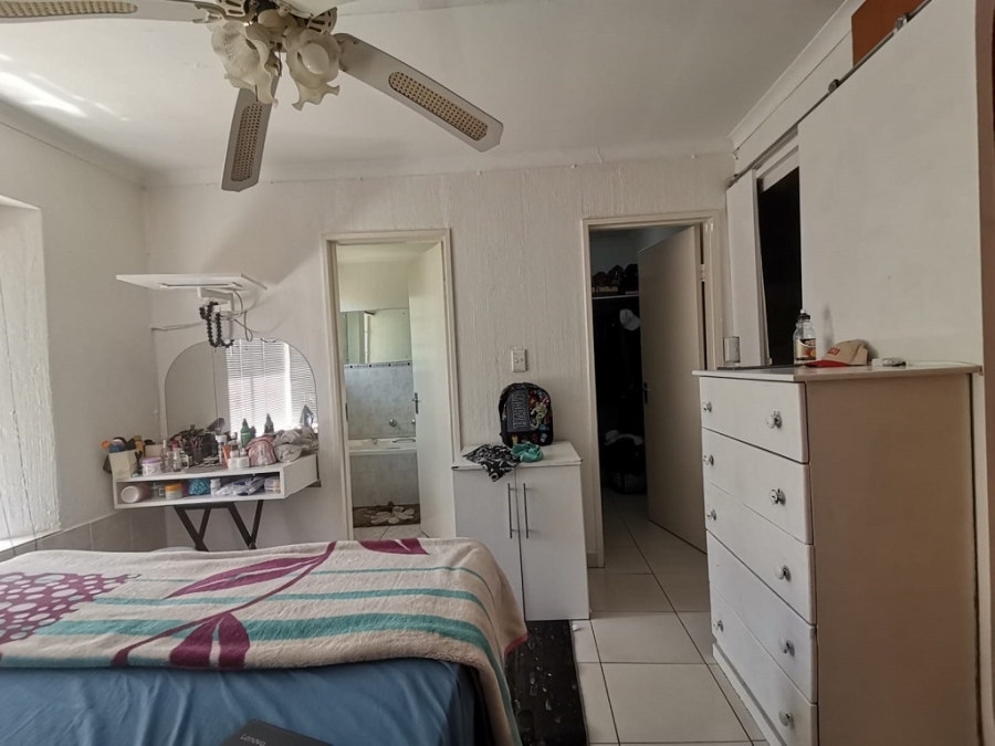 1 Bedroom Property for Sale in Ormonde Gauteng