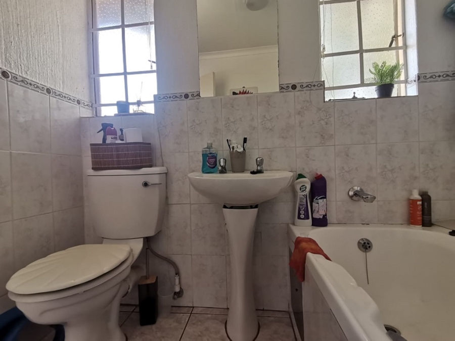 1 Bedroom Property for Sale in Ormonde Gauteng