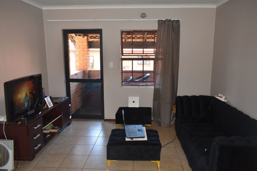 2 Bedroom Property for Sale in Erand Gardens Gauteng