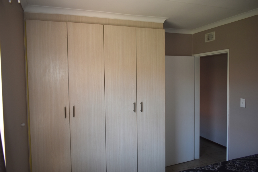 2 Bedroom Property for Sale in Erand Gardens Gauteng