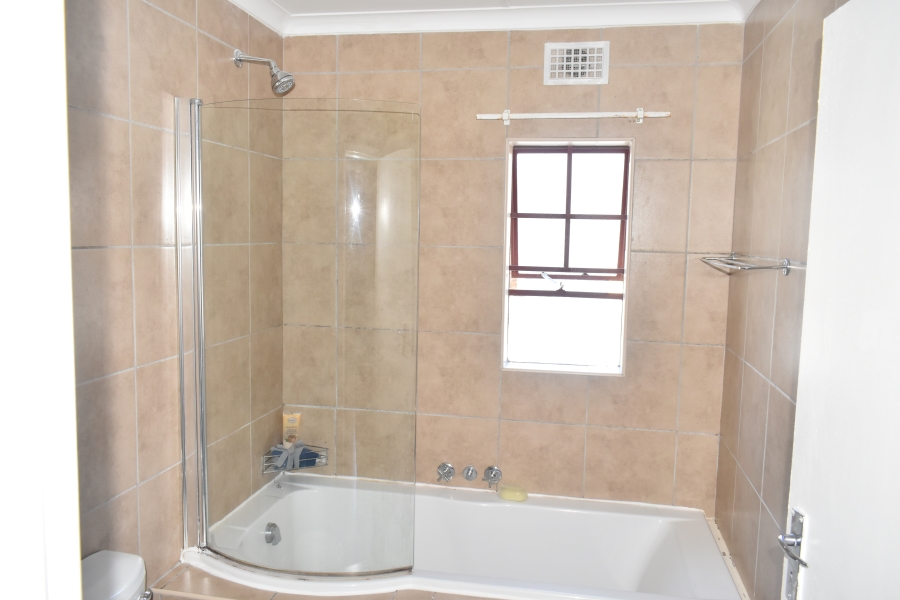 2 Bedroom Property for Sale in Erand Gardens Gauteng