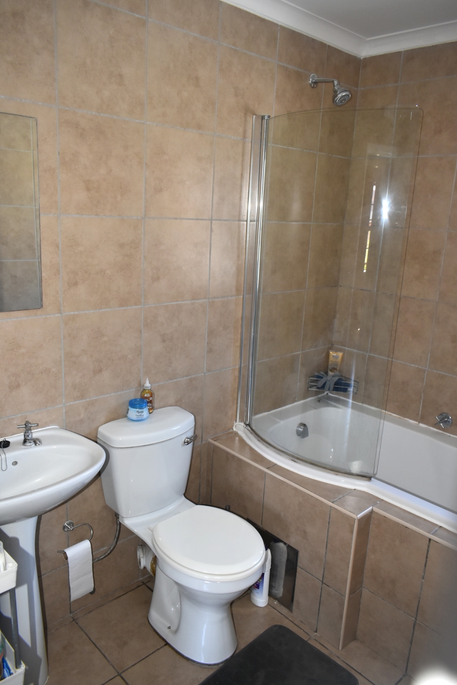 2 Bedroom Property for Sale in Erand Gardens Gauteng