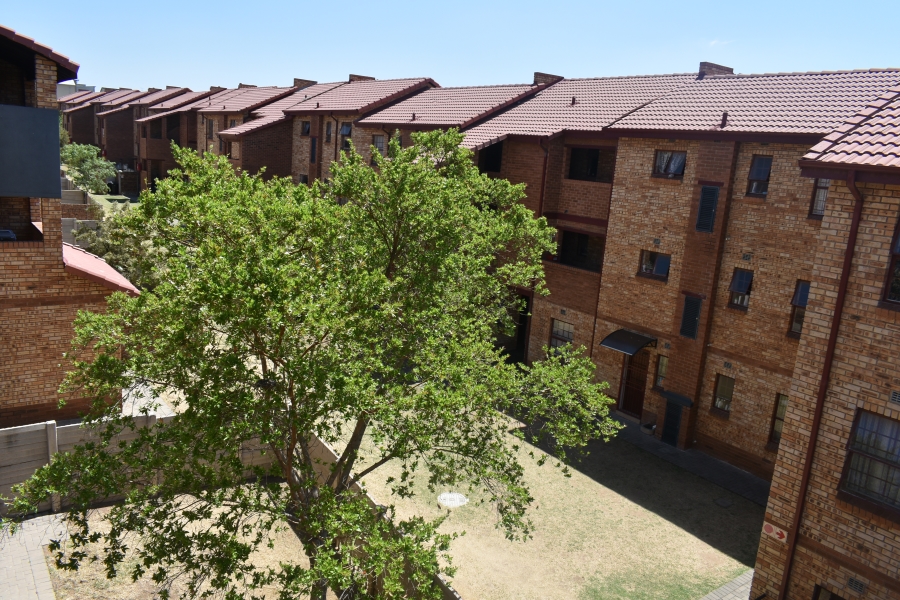 2 Bedroom Property for Sale in Erand Gardens Gauteng