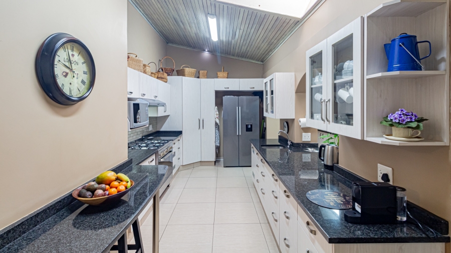 4 Bedroom Property for Sale in Alberante Gauteng