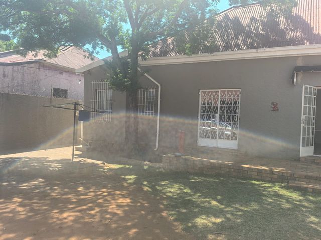 2 Bedroom Property for Sale in Roodepoort Central Gauteng