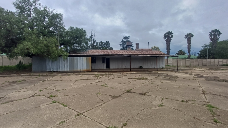 To Let commercial Property for Rent in Leeuwkuil Gauteng