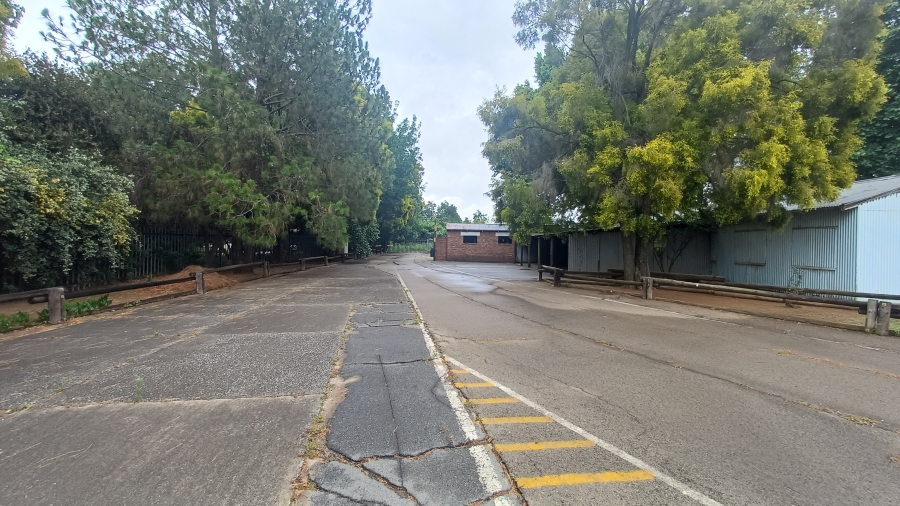 Commercial Property for Sale in Leeuwkuil Gauteng