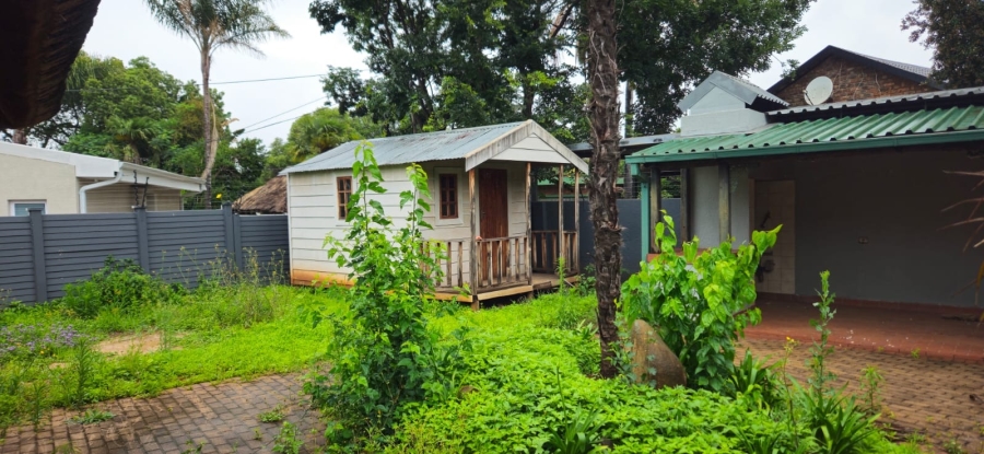 Commercial Property for Sale in Die Hoewes Gauteng