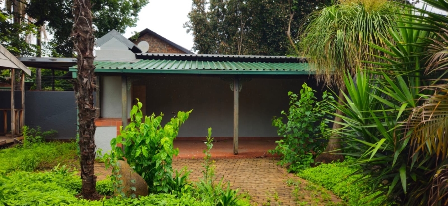 Commercial Property for Sale in Die Hoewes Gauteng