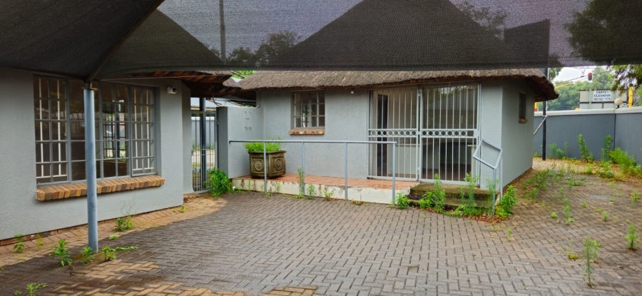 Commercial Property for Sale in Die Hoewes Gauteng