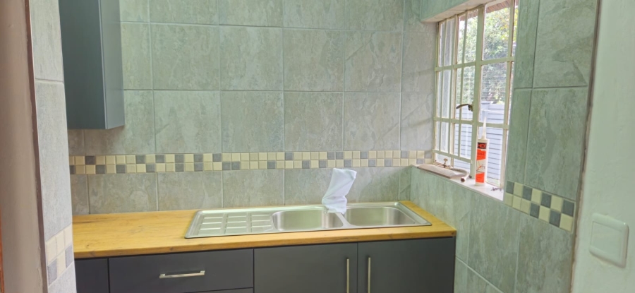 Commercial Property for Sale in Die Hoewes Gauteng