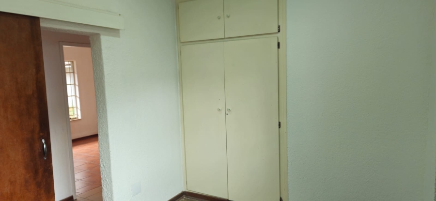 Commercial Property for Sale in Die Hoewes Gauteng