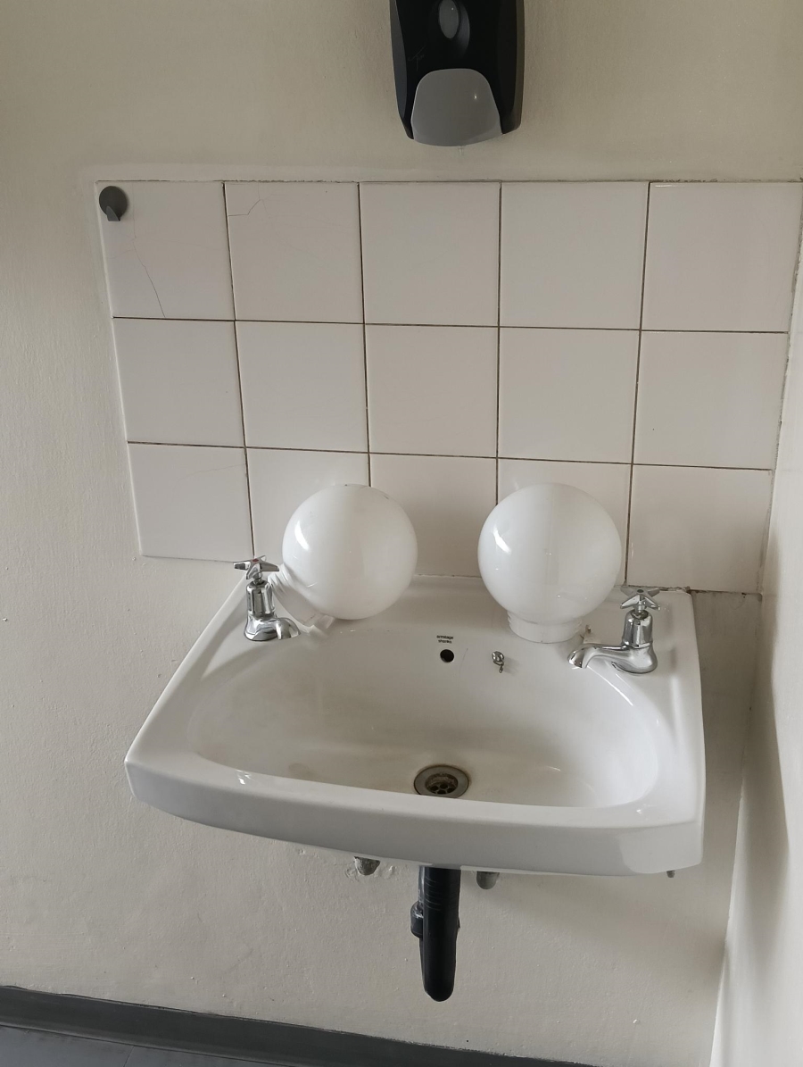 To Let commercial Property for Rent in Silvertondale Gauteng