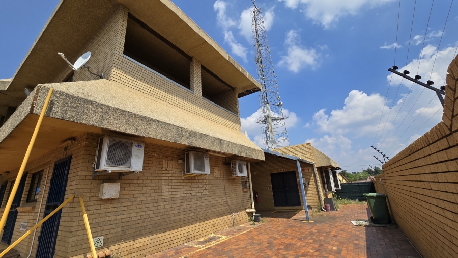Commercial Property for Sale in Helderkruin Gauteng