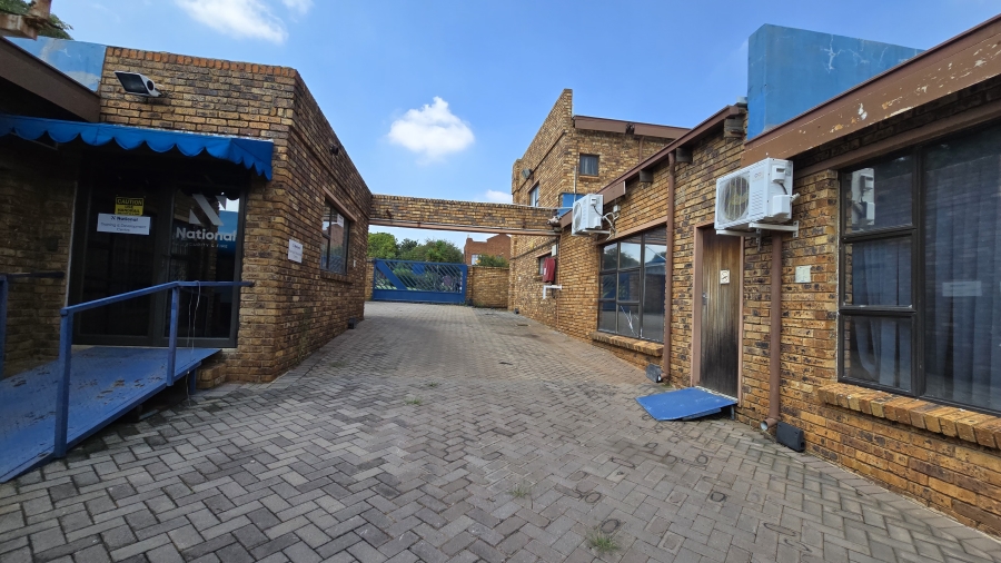 Commercial Property for Sale in Helderkruin Gauteng