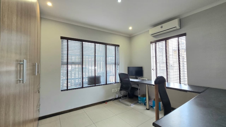 To Let commercial Property for Rent in Wierda Park Gauteng
